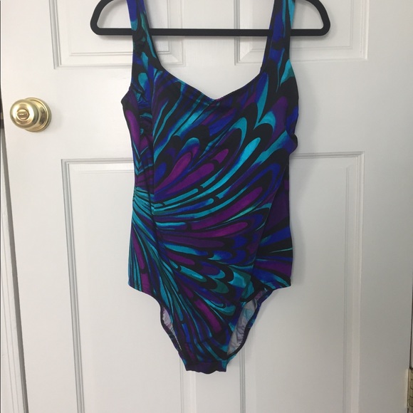 Croft and Barrow one piece bathing suit - Picture 2 of 6